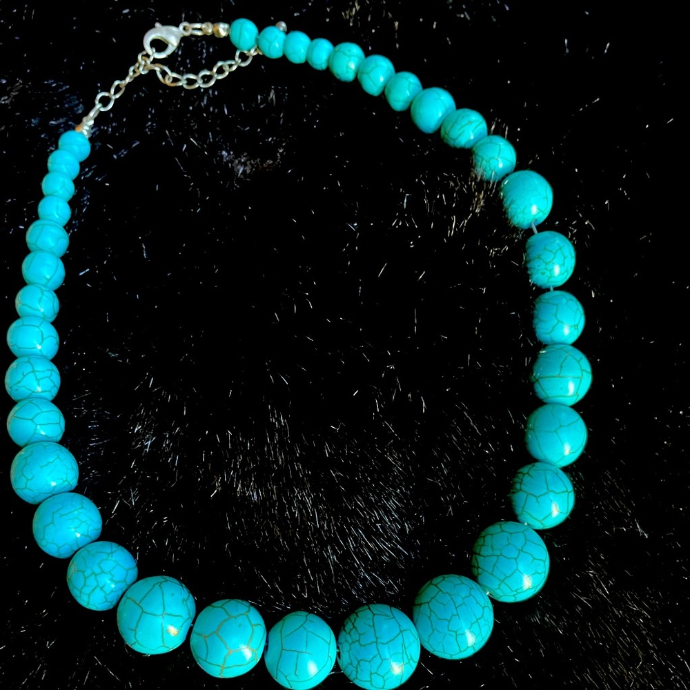 Teal beaded necklace